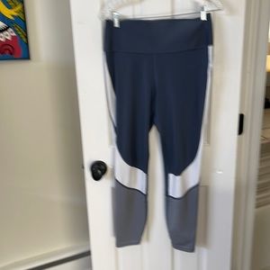 GapFit sculpt compression work out leggings.